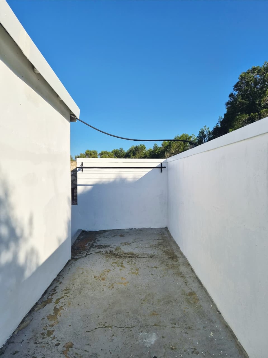 2 Bedroom Property for Sale in Stilbaai Oos Western Cape